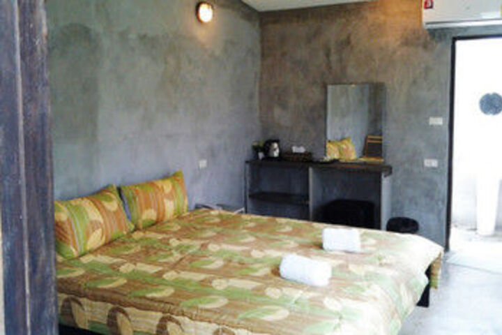 Room 9 of 36