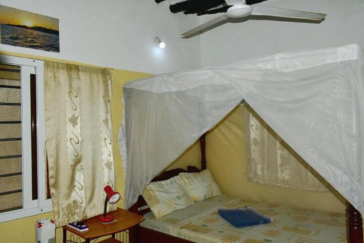 Room 14 of 48