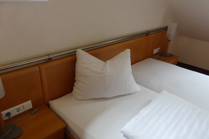 Room 6 of 55