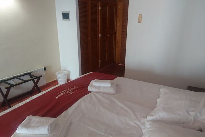Room 4 of 138
