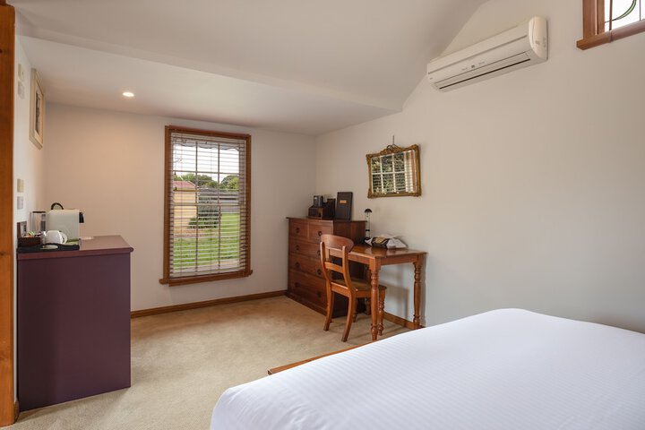 Room 22 of 27