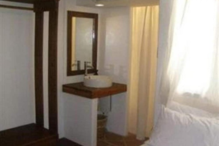 Room 16 of 50
