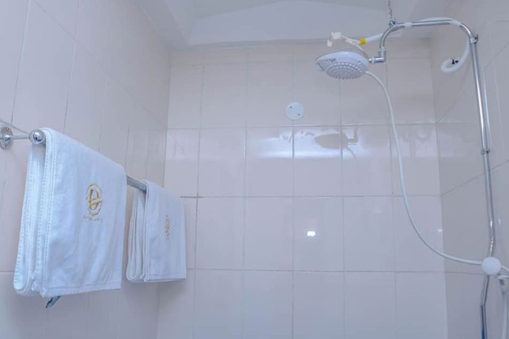 Room 9 of 50