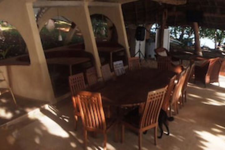 Dining 34 of 59