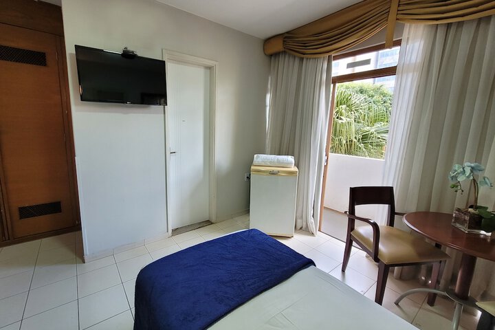 Room 6 of 67