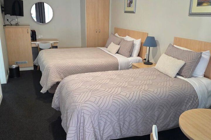 Room 10 of 19