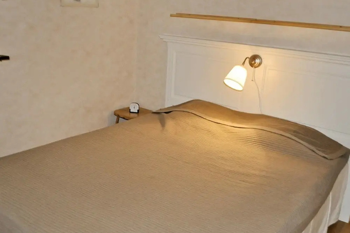 Room 6 of 6