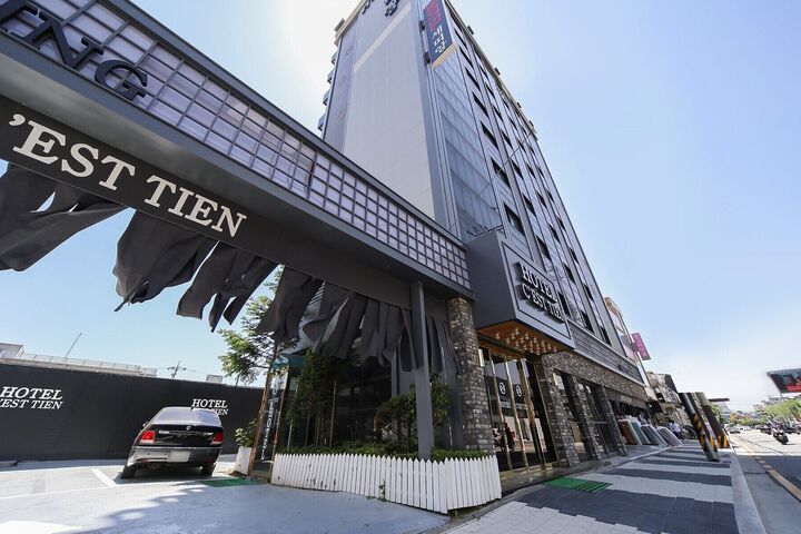 Hotel 3 of 28