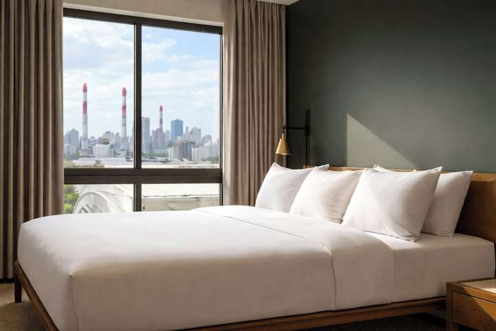 Room 26 of 46