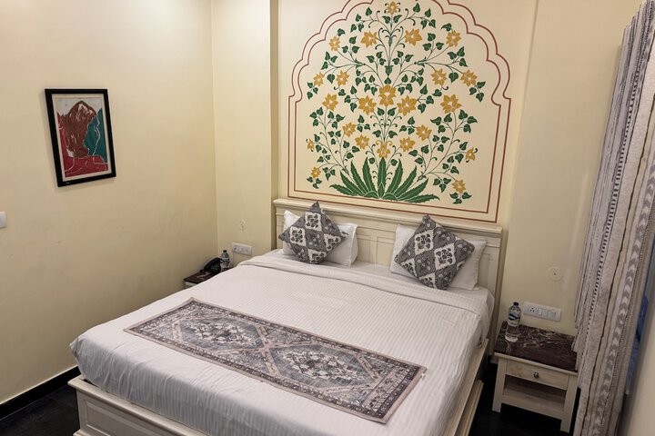 Room 5 of 62