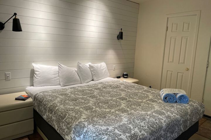 Room 12 of 30