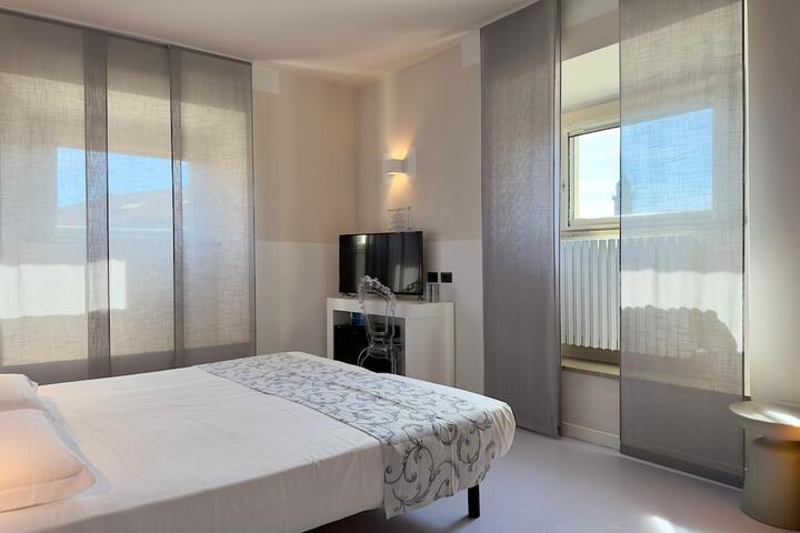 Room 35 of 106