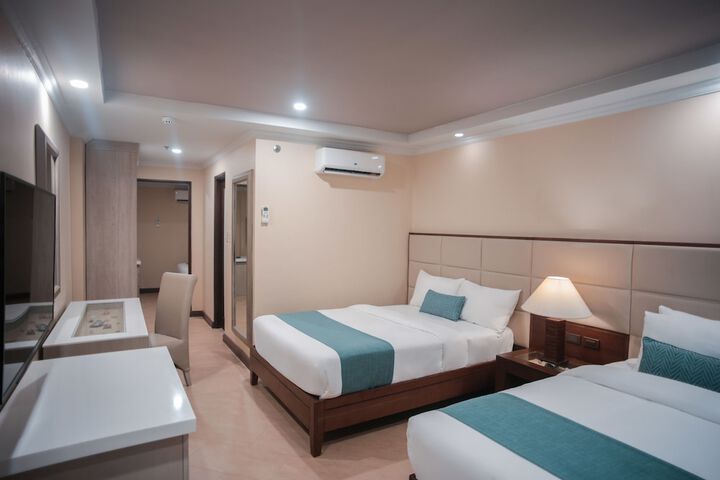 Room 5 of 151