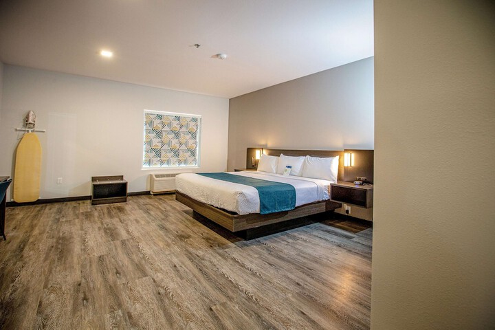 Room 16 of 47