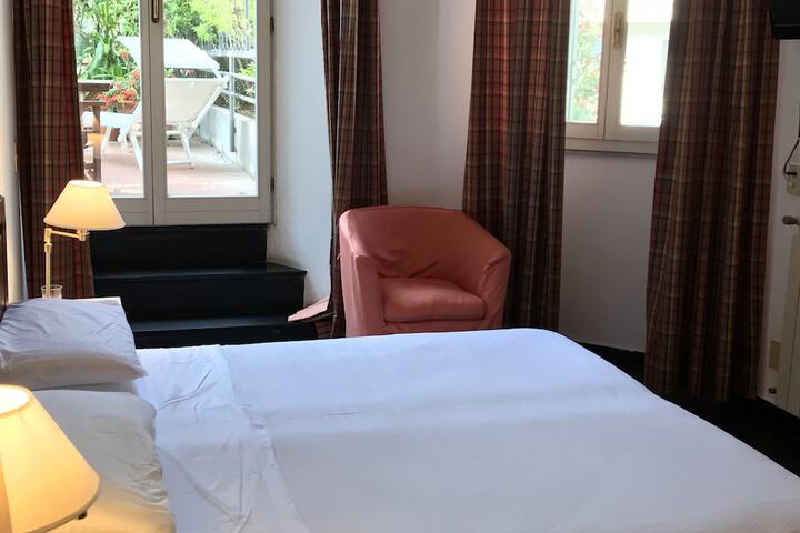 Room 10 of 67