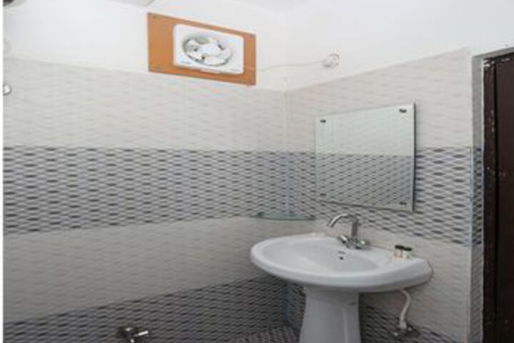 Room 3 of 21