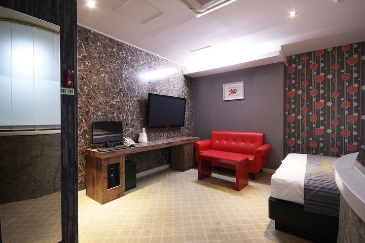 Room 7 of 52