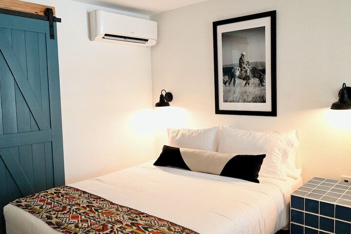 Room 6 of 64