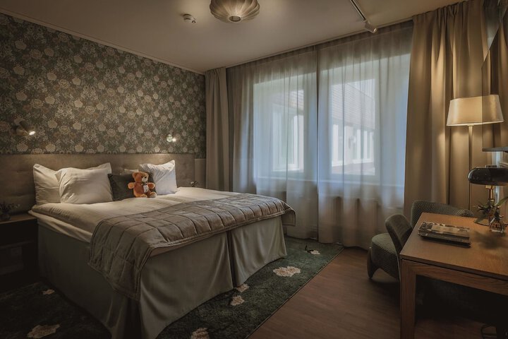 Room 47 of 132