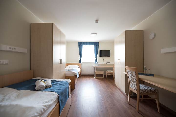 Room 27 of 69