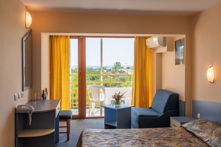 Room 4 of 46