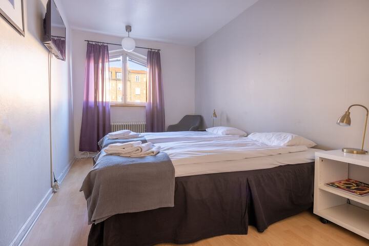 Room 6 of 25