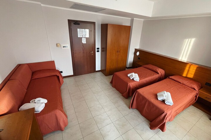 Room 14 of 29