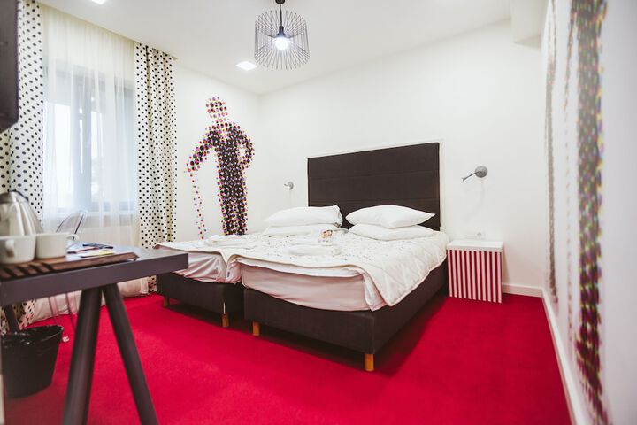 Room 25 of 41