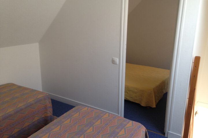 Room 6 of 62