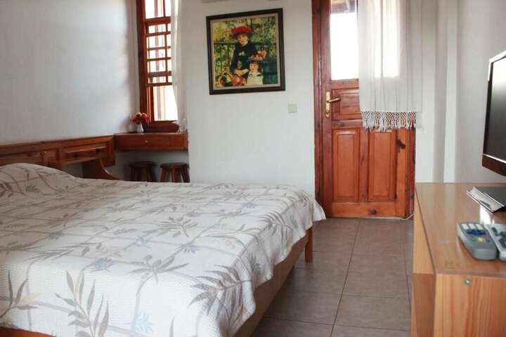 Room 7 of 38