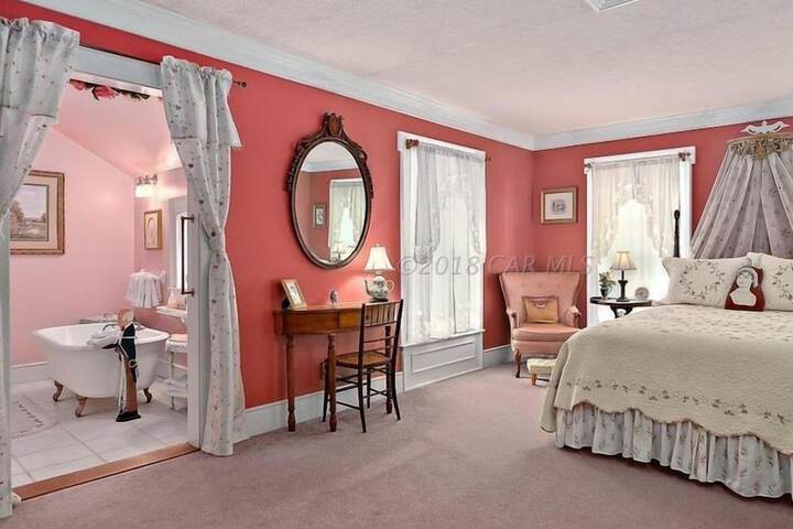 Room 9 of 35