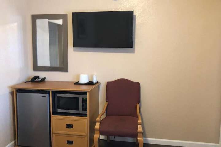 Room 3 of 17
