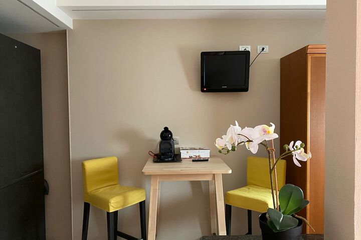 Room 15 of 32