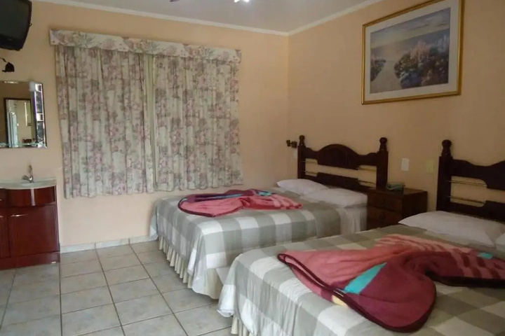 Room 3 of 16