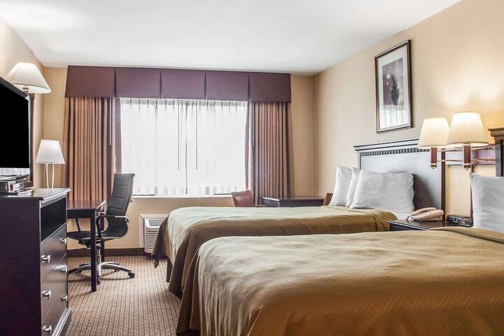2 Double Beds Accessible (11 of 11)