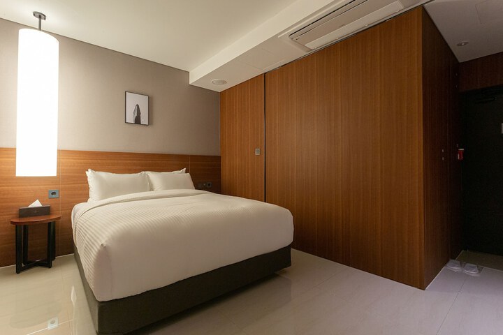 Room 4 of 29