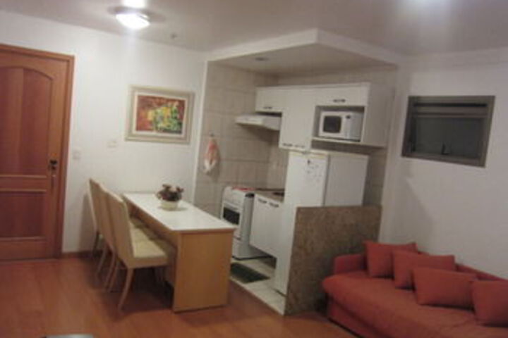 Room 10 of 14