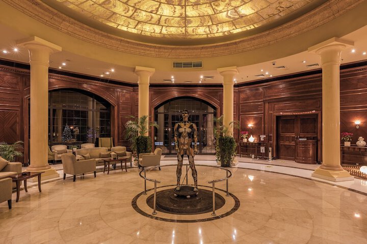 Entrance & Lobby