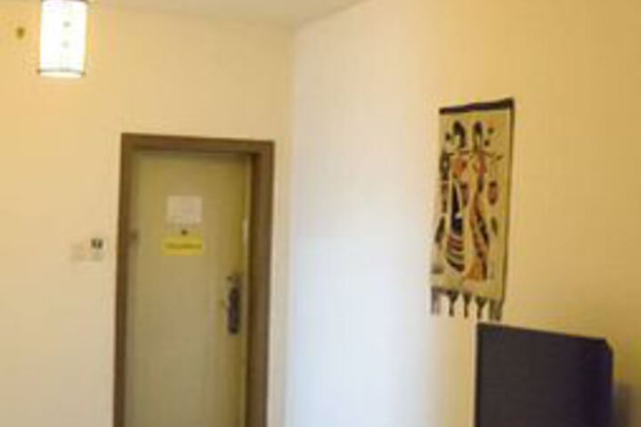 Room 4 of 40
