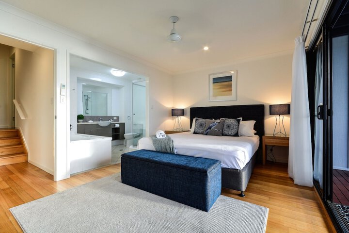 Room 5 of 25