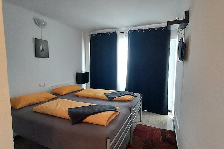 Room 9 of 41