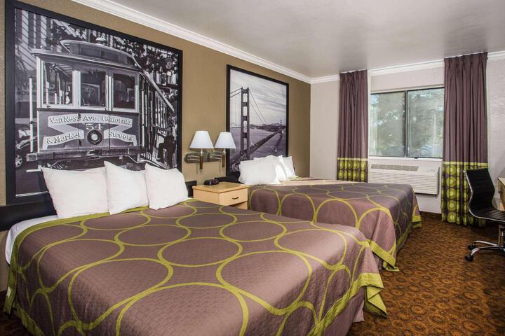 1 King Bed (5 of 6)