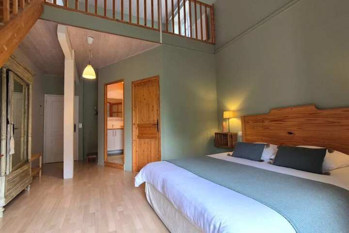Room 21 of 32