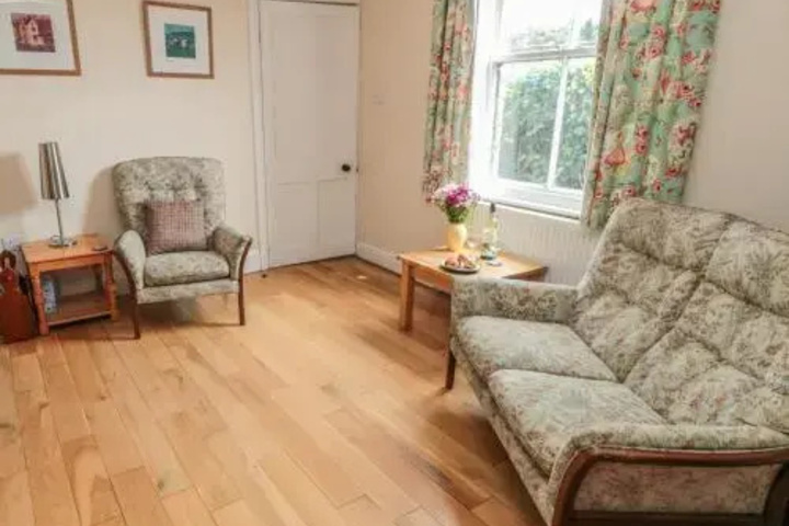 Room 4 of 19
