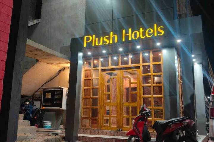 Hotel Plush