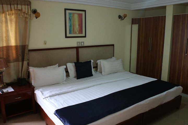 Room 4 of 47
