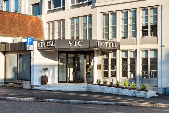 Hotel 74 of 85
