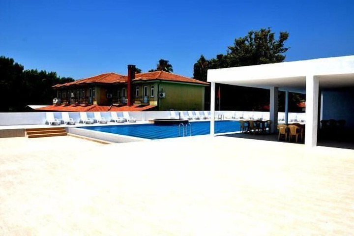 Pool Hotel