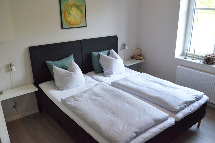 Room 9 of 135