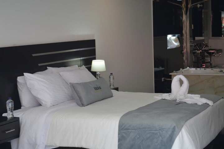 Room 29 of 104